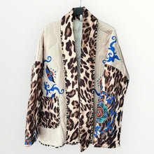 Afbeelding in Gallery-weergave laden, Damen Herbst Winter Steppjacke mit Leopardenmuster - Made in Italy