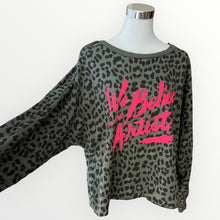 Afbeelding in Gallery-weergave laden, Damen Herbst Winter Oversized Sweatshirt Leo - Made in Italy