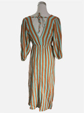 Afbeelding in Gallery-weergave laden, Damen Musselin Maxikleid mit bunten Streifen