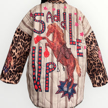 Afbeelding in Gallery-weergave laden, Damen Herbst Winter Steppjacke mit Leopardenmuster und Pferdemotiv - Made in Italy
