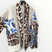 Afbeelding in Gallery-weergave laden, Damen Herbst Winter Steppjacke mit Leopardenmuster - Made in Italy