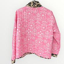 Lade das Bild in den Galerie-Viewer, Damen Frühling Sommer Steppjacke mit Leopardenmuster - Made in Italy
