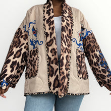 Afbeelding in Gallery-weergave laden, Damen Herbst Winter Steppjacke mit Leopardenmuster - Made in Italy