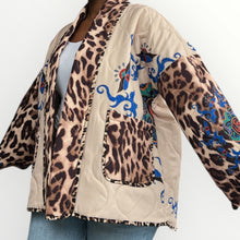 Afbeelding in Gallery-weergave laden, Damen Herbst Winter Steppjacke mit Leopardenmuster - Made in Italy