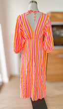 Afbeelding in Gallery-weergave laden, Damen Musselin Maxikleid mit bunten Streifen