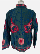 Carregar imagem no visualizador da galeria, Teal Boho Samt Suzani Jacke mit Blumen Stickerei