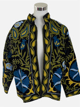 Load image into Gallery viewer, Schwarze Boho Samt Suzani Jacke mit Blumen Stickerei