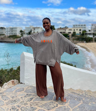 Afbeelding in Gallery-weergave laden, Damen Herbst Winter Oversized Smile Sweatshirt - Made in Italy