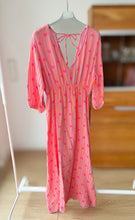 Afbeelding in Gallery-weergave laden, Damen Musselin Maxikleid Gestreift mit Herzen