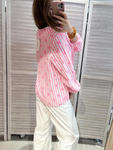 Afbeelding in Gallery-weergave laden, Musselin Blumen Bluse mit Rüschen Made in Italy