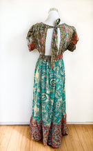 Afbeelding in Gallery-weergave laden, Gold & Silver Boho Maxikleid mit V-Ausschnitt