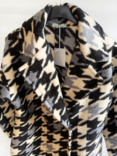 Load image into Gallery viewer, Women's coat with houndstooth pattern