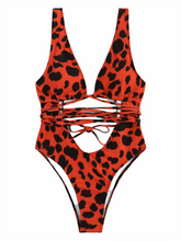 Lade das Bild in den Galerie-Viewer, Badeanzug mit rotem Leopardenmuster