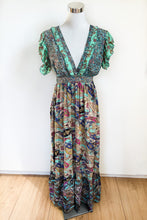 Afbeelding in Gallery-weergave laden, Gold & Silver Boho Maxikleid mit V-Ausschnitt