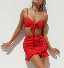 Carica l'immagine nel visualizzatore di Gallery, Crop Top mit knoten und Rock Set