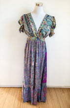 Afbeelding in Gallery-weergave laden, Gold & Silver Boho Maxikleid mit V-Ausschnitt