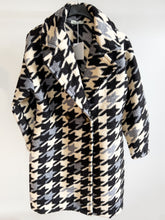 Load image into Gallery viewer, Women's coat with houndstooth pattern