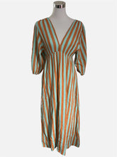Afbeelding in Gallery-weergave laden, Damen Musselin Maxikleid mit bunten Streifen

