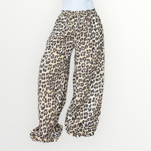 Load image into Gallery viewer, Damen Musselin Hose Leo
