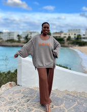 Afbeelding in Gallery-weergave laden, Damen Herbst Winter Oversized Smile Sweatshirt - Made in Italy
