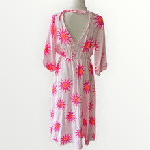 Load image into Gallery viewer, Damen Musselin Maxikleid Sonne Pink
