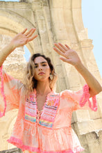 Afbeelding in Gallery-weergave laden, Piti Cuiti Boho-Set aus Bluse und Shorts mit Stickereien und Fransen
