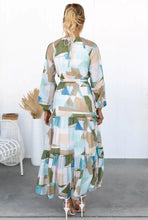 Load image into Gallery viewer, Printed maxi dress with long sleeves
