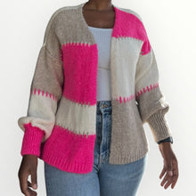 Afbeelding in Gallery-weergave laden, Damen Strickjacke mit Blockstreifen - Made in Italy
