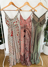 Carica l&#39;immagine nel visualizzatore di Gallery, Boho Seide Sommer Maxikleid
