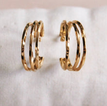 Load image into Gallery viewer, STAINLESS STEEL TRIPLE EARRING - GOLD
