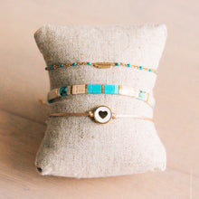 Carregar imagem no visualizador da galeria, EDELSTAHL-ARMBAND MIT TÜRKIS-AKZENTEN UND FEDER
